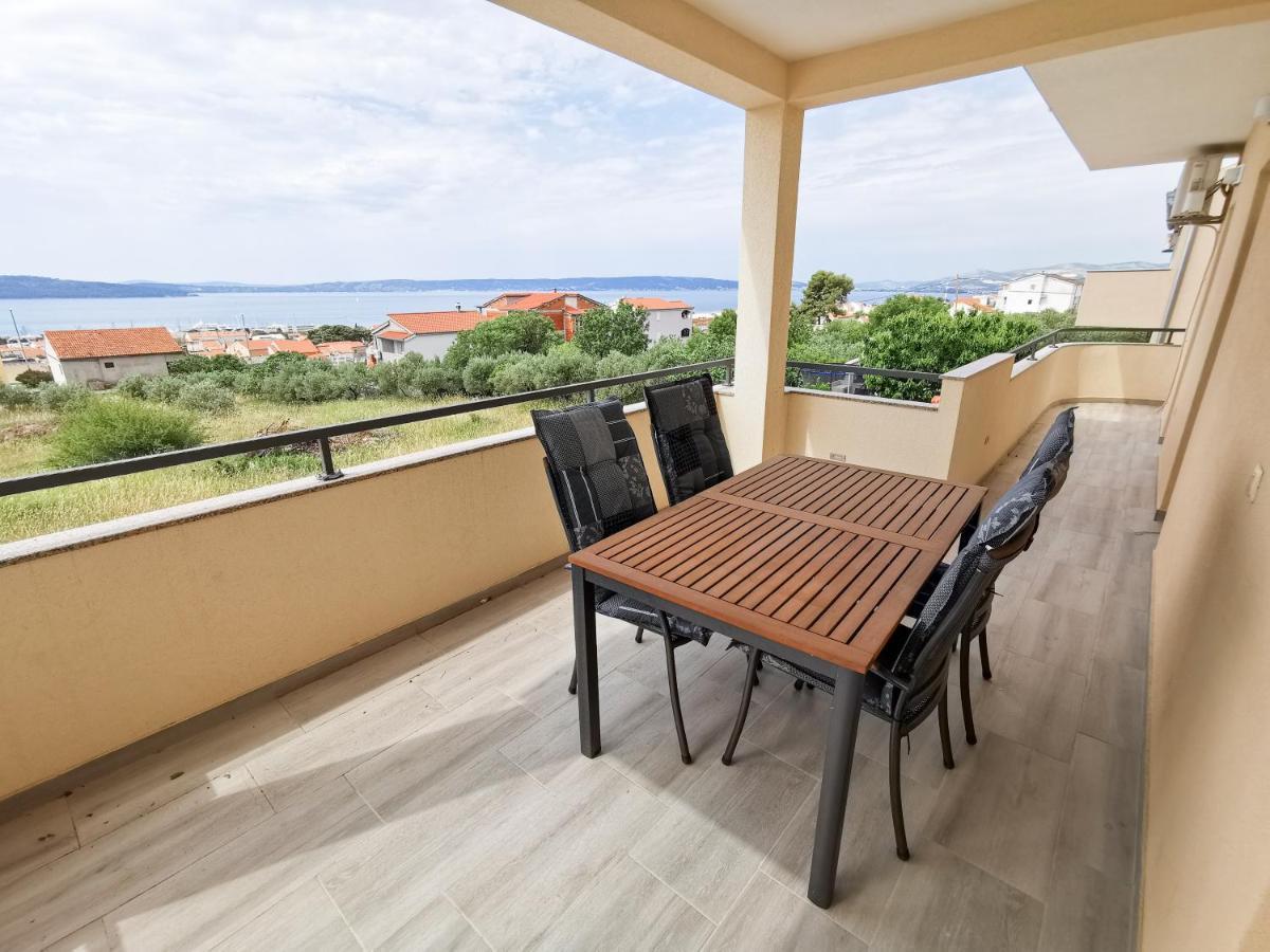 A4 Apartmani Kevic Kaštela エクステリア 写真