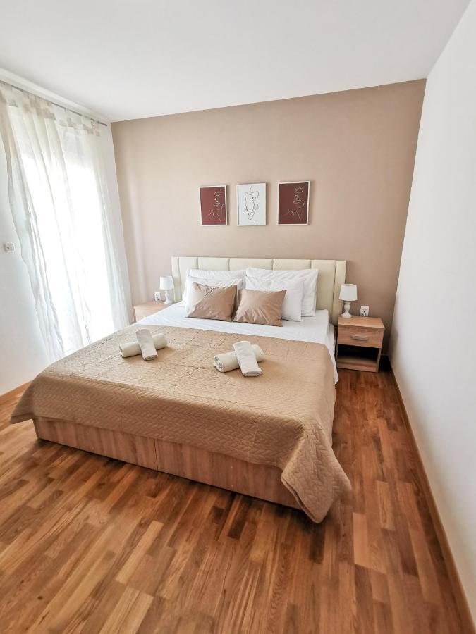 A4 Apartmani Kevic Kaštela エクステリア 写真