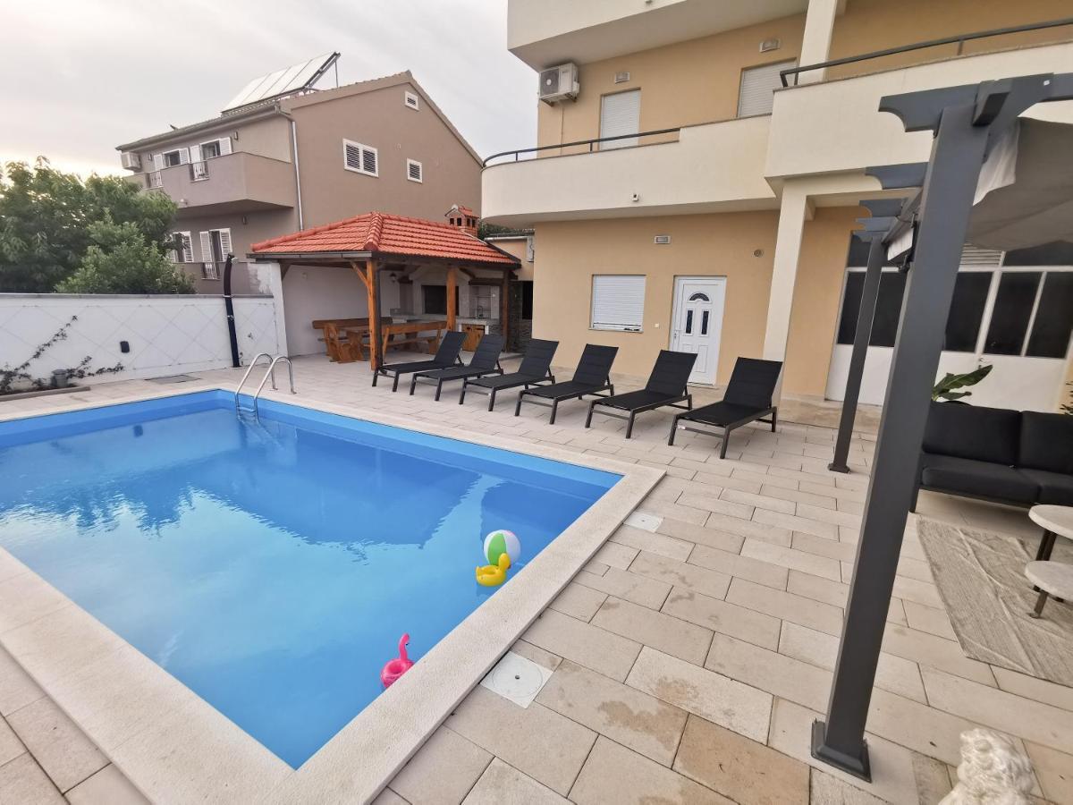 A4 Apartmani Kevic Kaštela エクステリア 写真